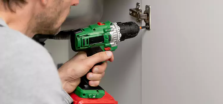 Commercial Door Hinge Repair Panama City